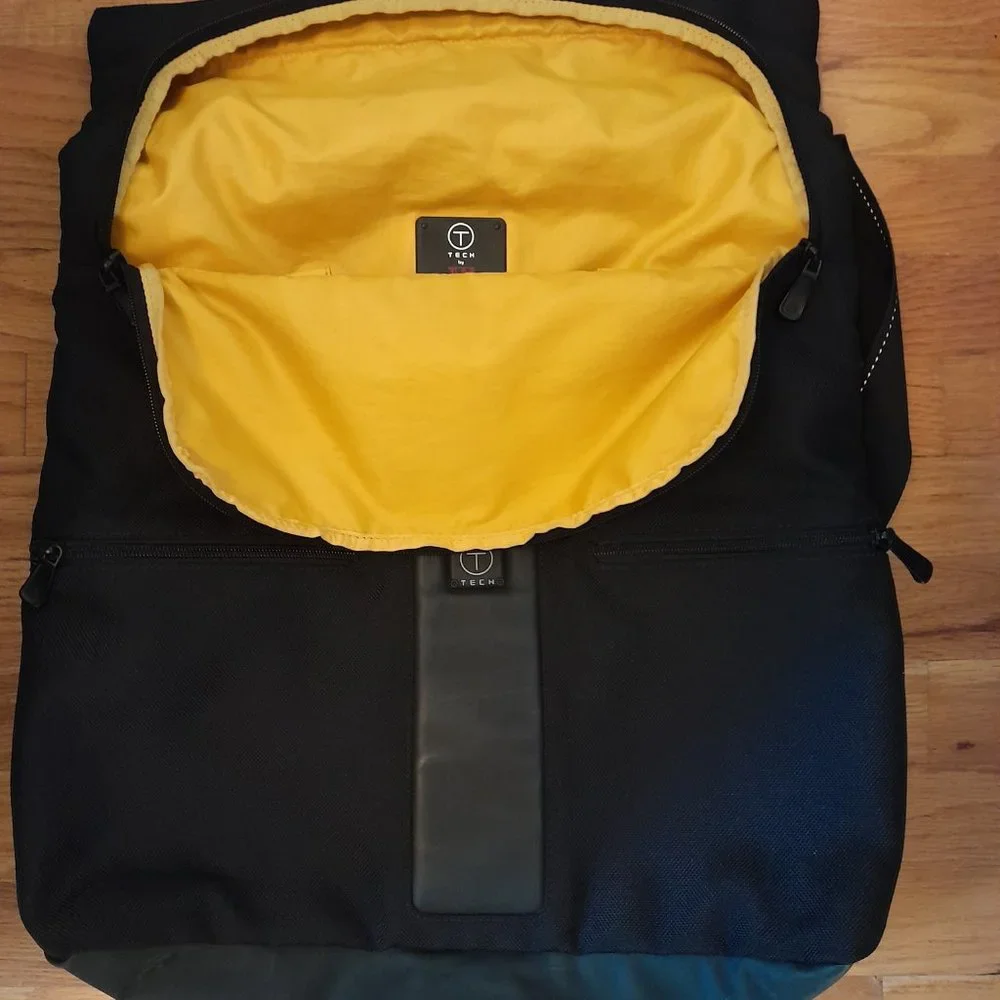 Tumi Tech messenger-style laptop bag